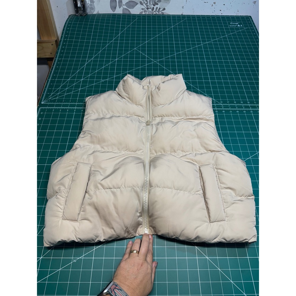 Entro Womens Cream Beige Puffer Vest Quilted Full Zip Cropped Padded Jacket M